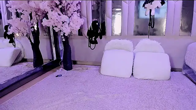 Snapshot of BizzyNoar chatting on November 12, 2025, 4:46 am BizzyNoar online show from November 12, 2025, 4:46 am