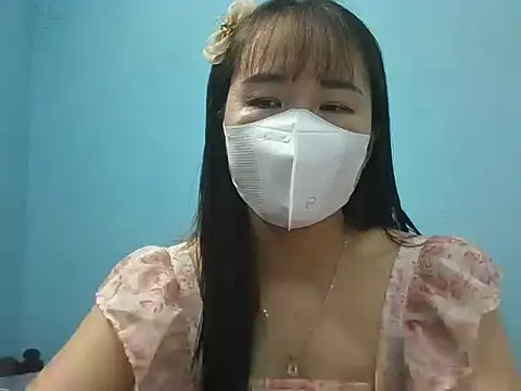 AmyChan99 online show from November 10, 2025, 12:15 pm