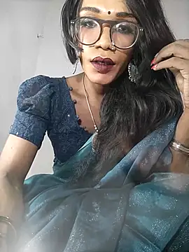 Winterbunny95 online show from October 6, 2025, 7:44 pm