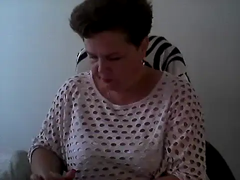 EllaLove2277 online show from September 10, 2025, 1:33 pm