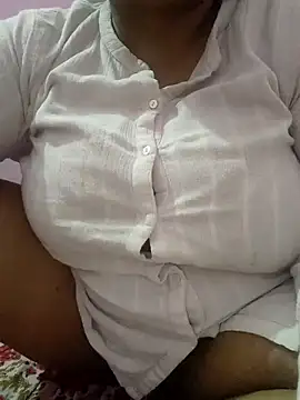 bitch-horny online show from September 24, 2025, 3:04 pm