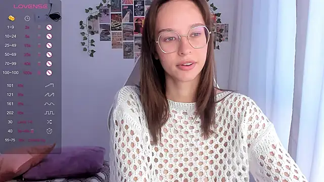 Snapshot of _Alissaa chatting on October 6, 2025, 1:19 pm  Alissaa online show from October 6, 2025, 1:19 pm