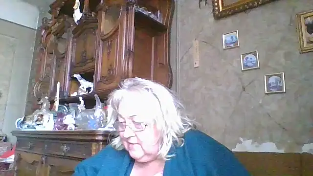 Lala-Love56 online show from September 18, 2025, 9:44 am