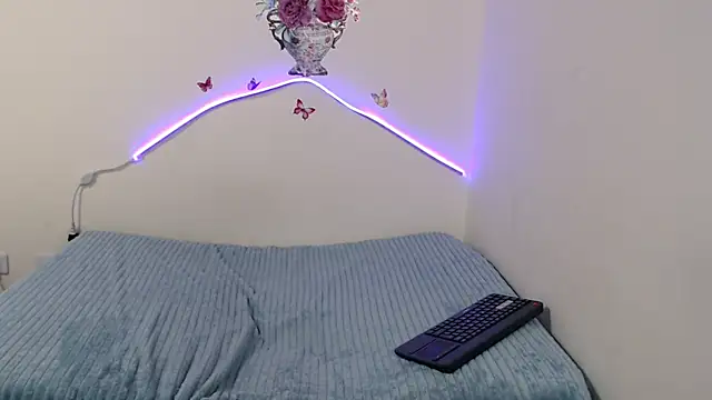 Valeryxs online show from October 11, 2025, 7:34 pm