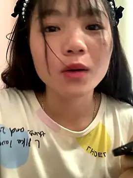 Emlyly-18 online show from September 15, 2025, 12:43 am