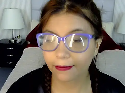 Snapshot of Amber_Rouge_ chatting on October 1, 2025, 12:33 pm Amber Rouge online show from October 1, 2025, 12:33 pm