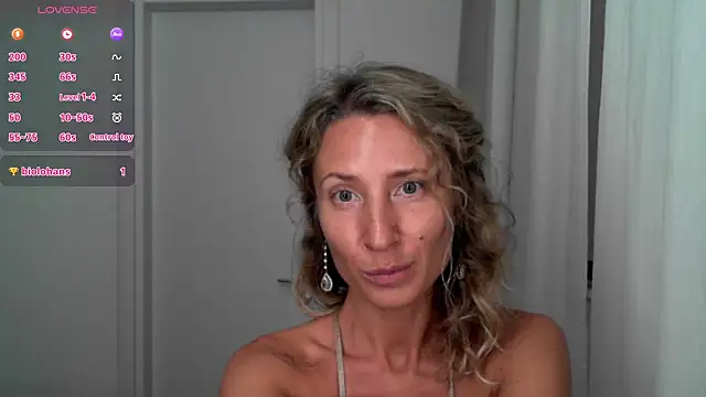 Paevoa online show from November 10, 2025, 4:17 pm