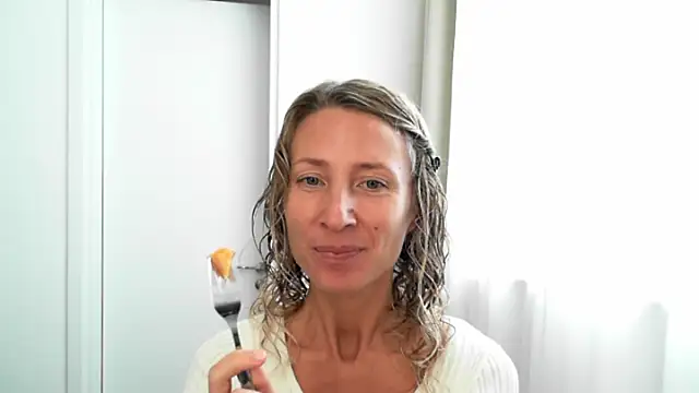 Paevoa online show from November 18, 2025, 9:58 am