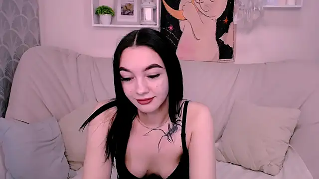 MonicaTess online show from September 16, 2025, 4:02 am