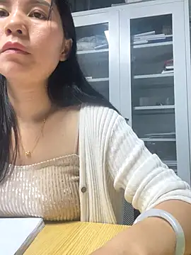 xiaonan- online show from October 27, 2025, 9:02 am