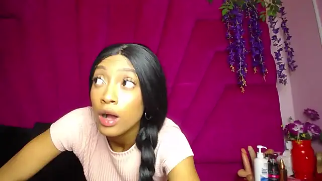 Lea Sweetly online show from October 11, 2025, 1:09 pm