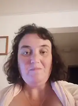 Snapshot of Minou1610 chatting on September 22, 2025, 7:49 pm Minou1610 online show from September 22, 2025, 7:49 pm