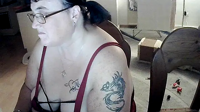 Snapshot of Minou1610 chatting on October 2, 2025, 6:48 pm Minou1610 online show from October 2, 2025, 6:48 pm