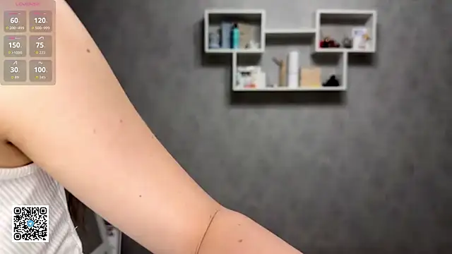 Snapshot of RinaMirinda chatting on December 14, 2025, 11:15 am RinaMirinda online show from December 14, 2025, 11:15 am