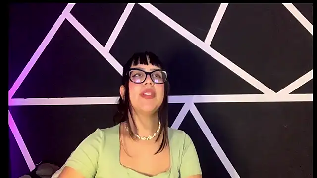 Snapshot of Melody_dreams chatting on September 30, 2025, 5:01 am Melody dreams online show from September 30, 2025, 5:01 am