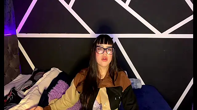 Snapshot of Melody_dreams chatting on October 2, 2025, 4:19 am Melody dreams online show from October 2, 2025, 4:19 am