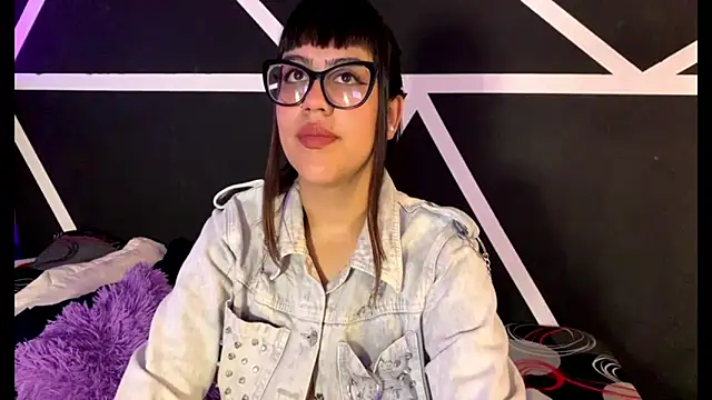 Snapshot of Melody_dreams chatting on October 3, 2025, 10:29 pm Melody dreams online show from October 3, 2025, 10:29 pm