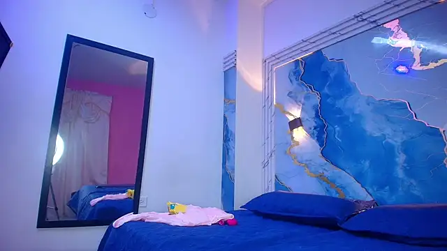 Snapshot of Evelin_thompsson chatting on September 17, 2025, 3:08 am Evelin thompsson online show from September 17, 2025, 3:08 am