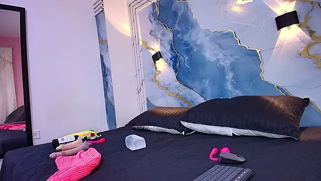 Snapshot of Evelin_thompsson chatting on September 25, 2025, 3:10 am Evelin thompsson online show from September 25, 2025, 3:10 am