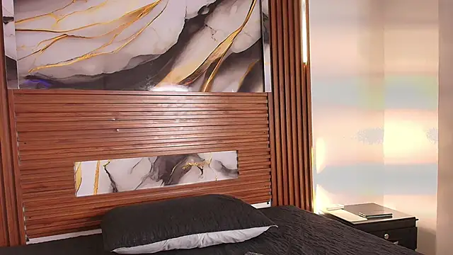 Snapshot of Evelin_thompsson chatting on October 15, 2025, 3:06 am Evelin thompsson online show from October 15, 2025, 3:06 am