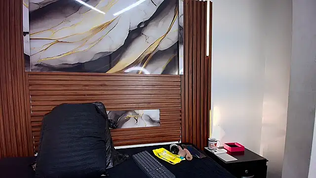 Snapshot of Evelin_thompsson chatting on October 18, 2025, 3:09 am Evelin thompsson online show from October 18, 2025, 3:09 am