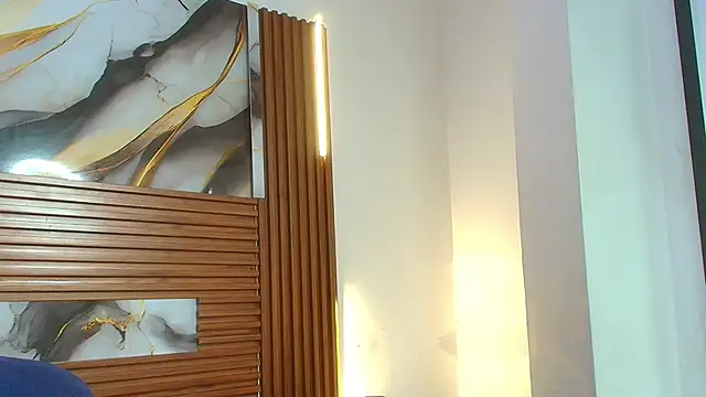 Snapshot of Evelin_thompsson chatting on November 18, 2025, 3:12 am Evelin thompsson online show from November 18, 2025, 3:12 am