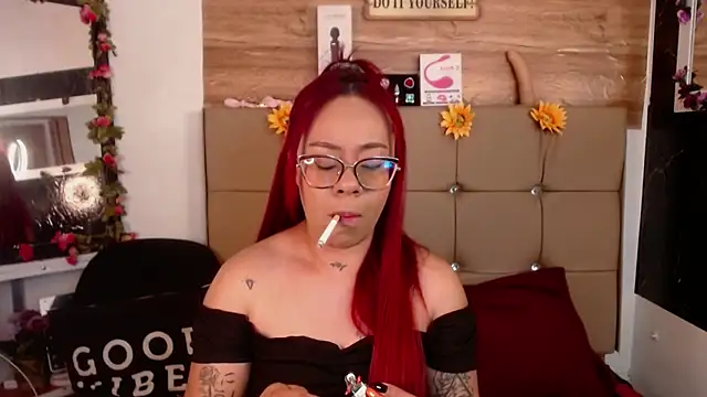 Snapshot of MIA__SPENCER chatting on October 16, 2025, 6:42 pm MIA SPENCER online show from October 16, 2025, 6:42 pm