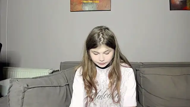 Lilly Jess online show from November 23, 2025, 7:24 pm