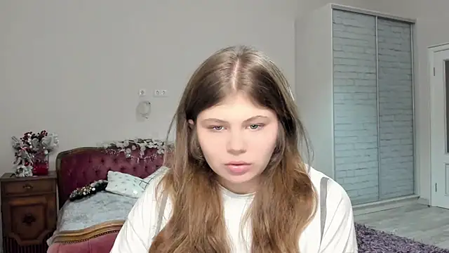 Lilly Jess online show from December 22, 2025, 8:28 pm