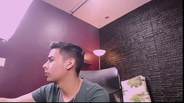 Snapshot of Matthewlodge chatting on September 12, 2025, 1:11 pm Matthewlodge online show from September 12, 2025, 1:11 pm