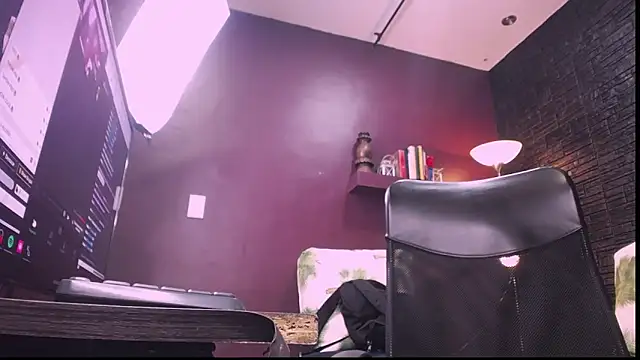 Snapshot of Matthewlodge chatting on September 15, 2025, 2:06 pm Matthewlodge online show from September 15, 2025, 2:06 pm