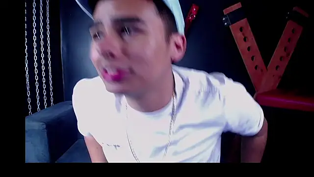 Snapshot of Matthewlodge chatting on October 14, 2025, 1:12 pm Matthewlodge online show from October 14, 2025, 1:12 pm