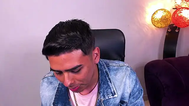 Snapshot of Matthewlodge chatting on November 6, 2025, 2:18 pm Matthewlodge online show from November 6, 2025, 2:18 pm