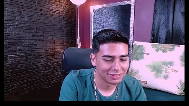 Snapshot of Matthewlodge chatting on November 7, 2025, 1:44 pm Matthewlodge online show from November 7, 2025, 1:44 pm