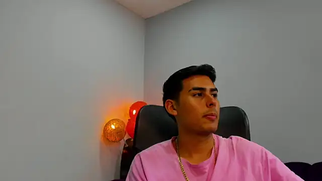 Snapshot of Matthewlodge chatting on November 13, 2025, 3:16 am Matthewlodge online show from November 13, 2025, 3:16 am