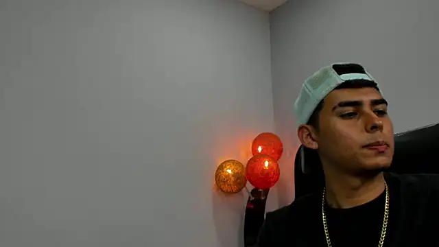 Snapshot of Matthewlodge chatting on November 14, 2025, 1:48 am Matthewlodge online show from November 14, 2025, 1:48 am