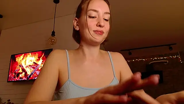 Snapshot of WhitePrincessLuna chatting on October 22, 2025, 3:12 pm WhitePrincessLuna online show from October 22, 2025, 3:12 pm