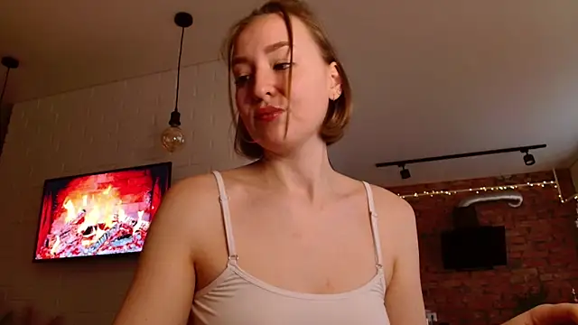 Snapshot of WhitePrincessLuna chatting on November 5, 2025, 1:00 pm WhitePrincessLuna online show from November 5, 2025, 1:00 pm