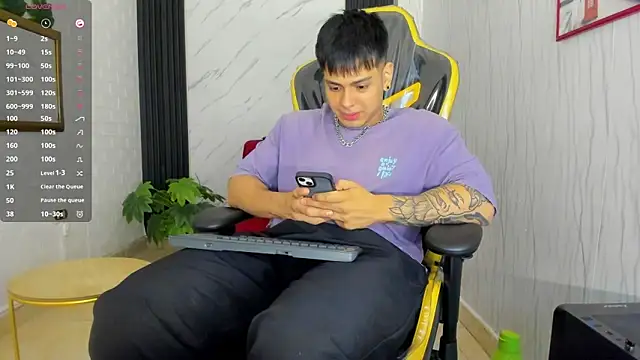 Snapshot of xKevyn chatting on September 24, 2025, 12:19 pm xKevyn online show from September 24, 2025, 12:19 pm