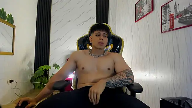 Snapshot of xKevyn chatting on November 7, 2025, 12:16 pm xKevyn online show from November 7, 2025, 12:16 pm