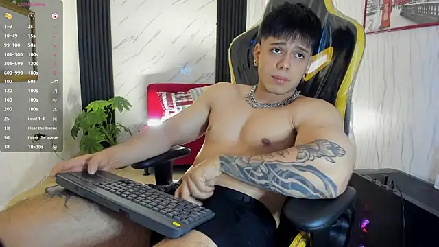 Snapshot of xKevyn chatting on November 8, 2025, 12:27 pm xKevyn online show from November 8, 2025, 12:27 pm