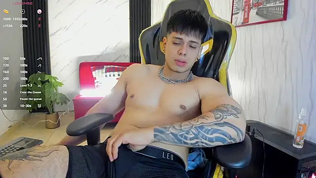 Snapshot of xKevyn chatting on November 9, 2025, 12:25 pm xKevyn online show from November 9, 2025, 12:25 pm