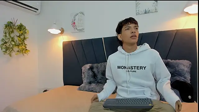 Snapshot of maicol_cum23 chatting on October 3, 2025, 1:41 pm maicol cum23 online show from October 3, 2025, 1:41 pm