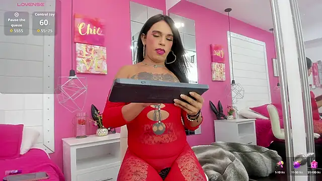Snapshot of TransDoll09 chatting on October 16, 2025, 4:19 pm TransDoll09 online show from October 16, 2025, 4:19 pm