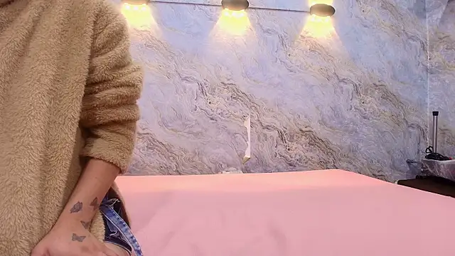 Snapshot of abbyrouss_ chatting on October 29, 2025, 3:31 am abbyrouss online show from October 29, 2025, 3:31 am