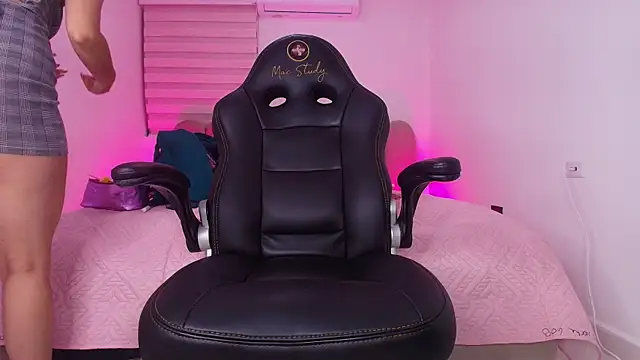 Snapshot of abbyrouss_ chatting on November 22, 2025, 3:38 am abbyrouss online show from November 22, 2025, 3:38 am