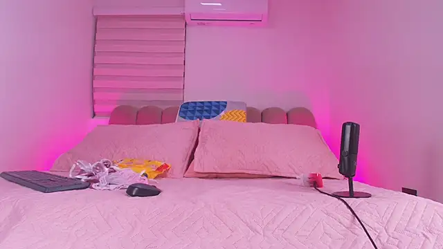 Snapshot of abbyrouss_ chatting on November 30, 2025, 3:10 am abbyrouss online show from November 30, 2025, 3:10 am