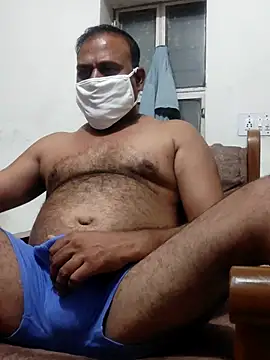 Snapshot of Famit025 chatting on September 17, 2025, 5:36 pm Famit025 online show from September 17, 2025, 5:36 pm