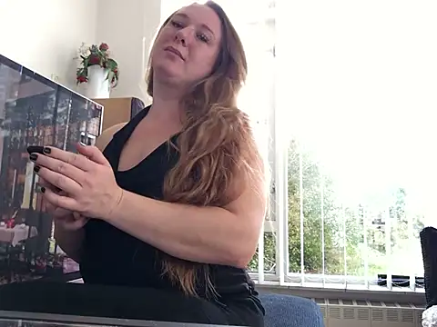 Snapshot of MazySunny chatting on October 10, 2025, 8:13 am MazySunny online show from October 10, 2025, 8:13 am