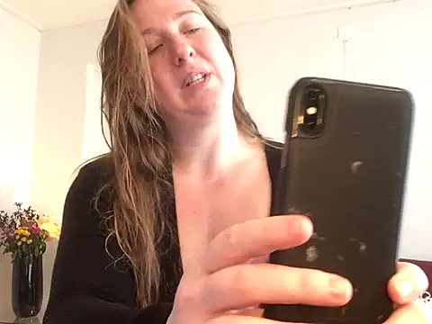 Snapshot of MazySunny chatting on November 20, 2025, 8:58 am MazySunny online show from November 20, 2025, 8:58 am